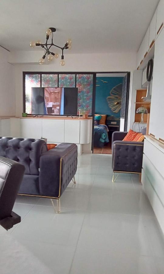 Liege Centre Mediacite Appartement Possible Parking Terrasse Immense 8Eme Pour 2 Personnes Exterior photo
